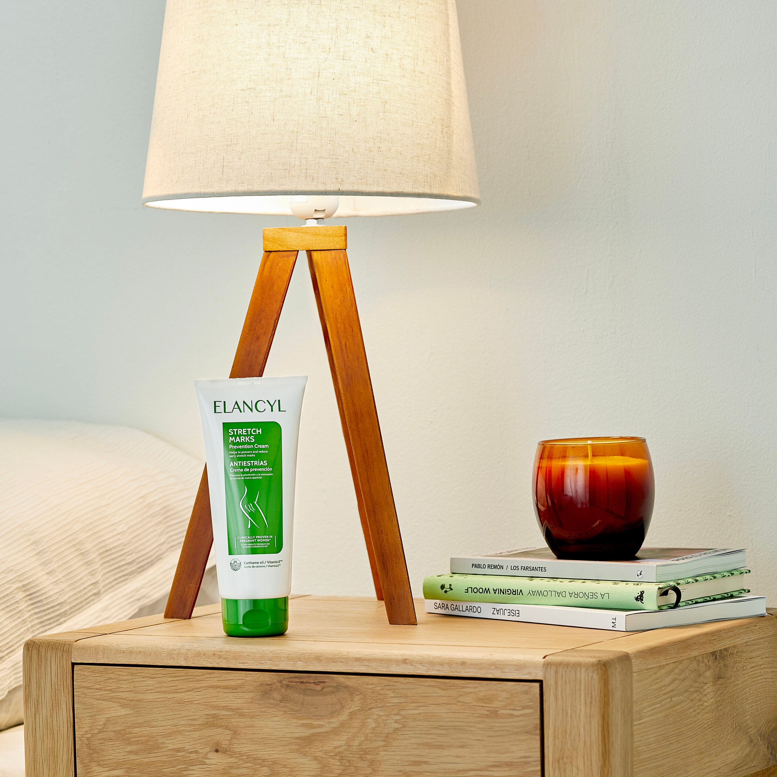 Elancyl Stretch Marks Prevention Cream 200ml 2 2.Elancyl_Stretch_Marks_Prevention_Cream_Lifestyle