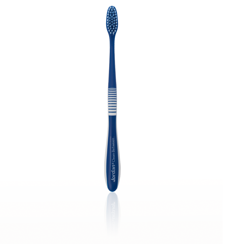 Jordan Οδοντόβουρτσα Clean Between Medium Μπλε 1 Τεμάχιο 2 7038516558305_JORDAN-CLEAN-BETWEEN-BLUE